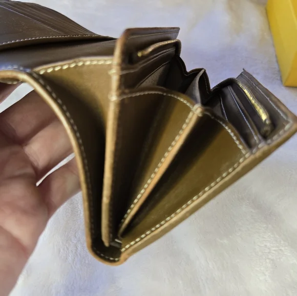 All Inclusive Fendi Brown Wallet with Iconic Monogram Pattern - Picture 8 of 14